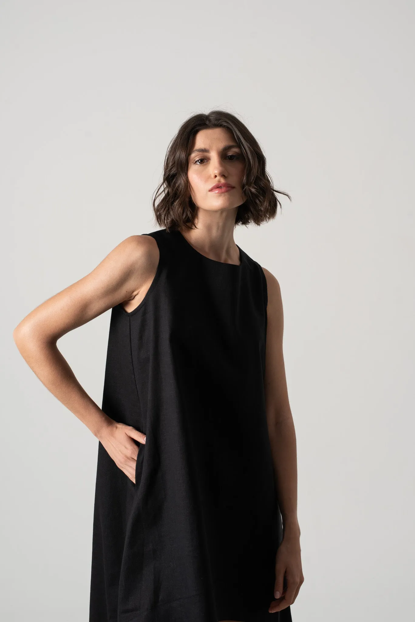 Illya Linen Midi Dress Black