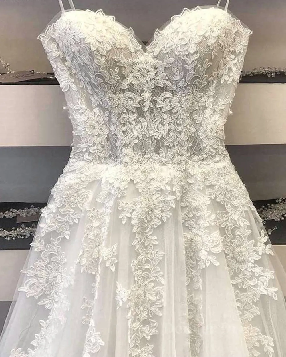 Princess Sweetheart Neck White Lace Prom Wedding Dresses Ivory Lace Formal Dresses White Evening Dresses