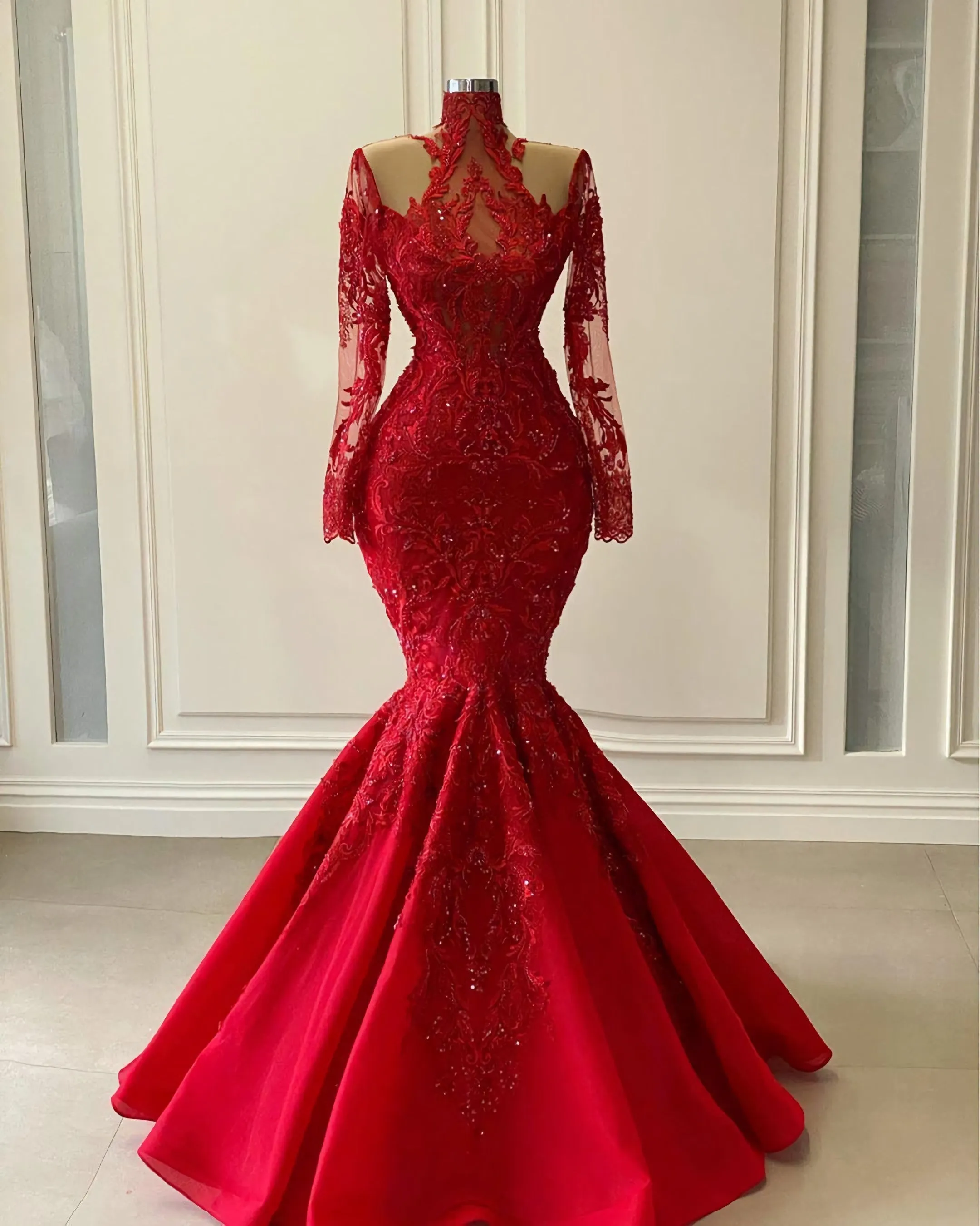 Red Luxurious Lace Beaded Evening Dresses 2025 Red Shiny Long Sleeve High Neck Mermaid Prom Gowns